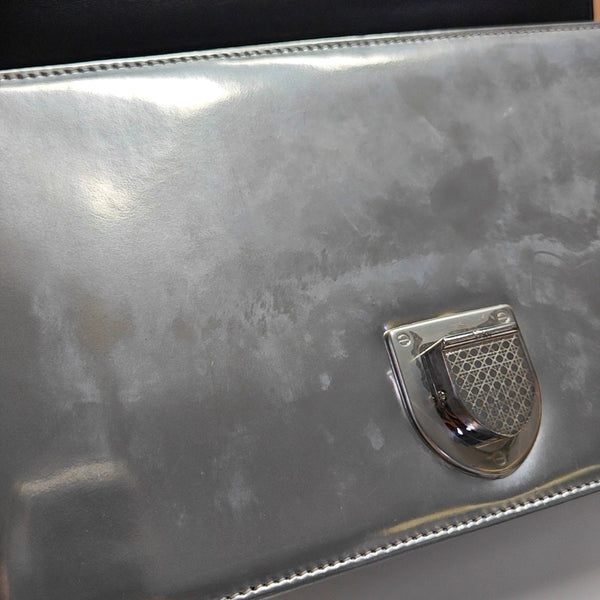 Authenticated pre-owned  Diorama Medium Calfskin Grey - Shoulder Bag at Looply