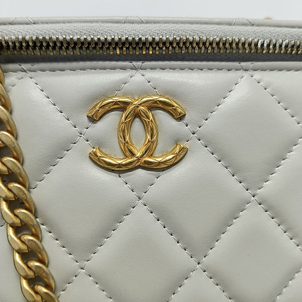 Authenticated pre-owned  VANITY CASE Small Quilted Lambskin Gray - Shoulder Bag at Looply