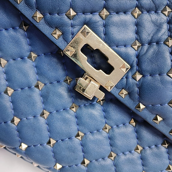 Rockstud Medium Quilted Lambskin Blue