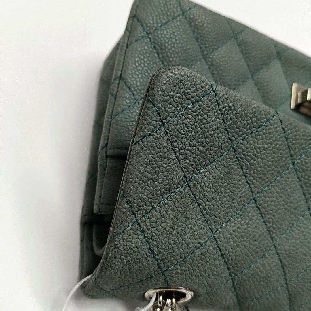Authenticated pre-owned  2.55 225 (small) Quilted Grained Calfskin Green - Shoulder Bag at Looply