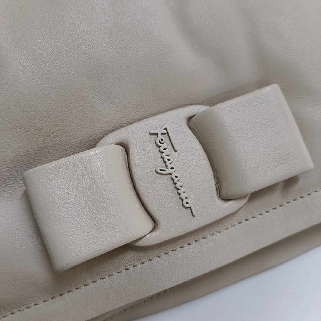 Viva Mini Calfskin White