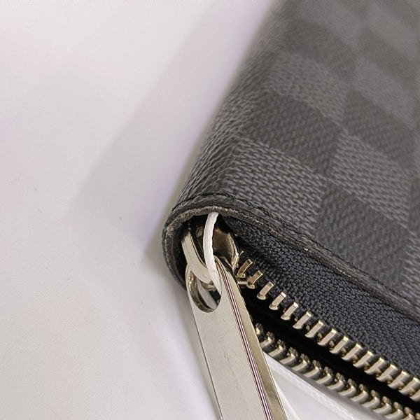 ZIPPY Damier Graphite Coated Canvas Gray Wallet