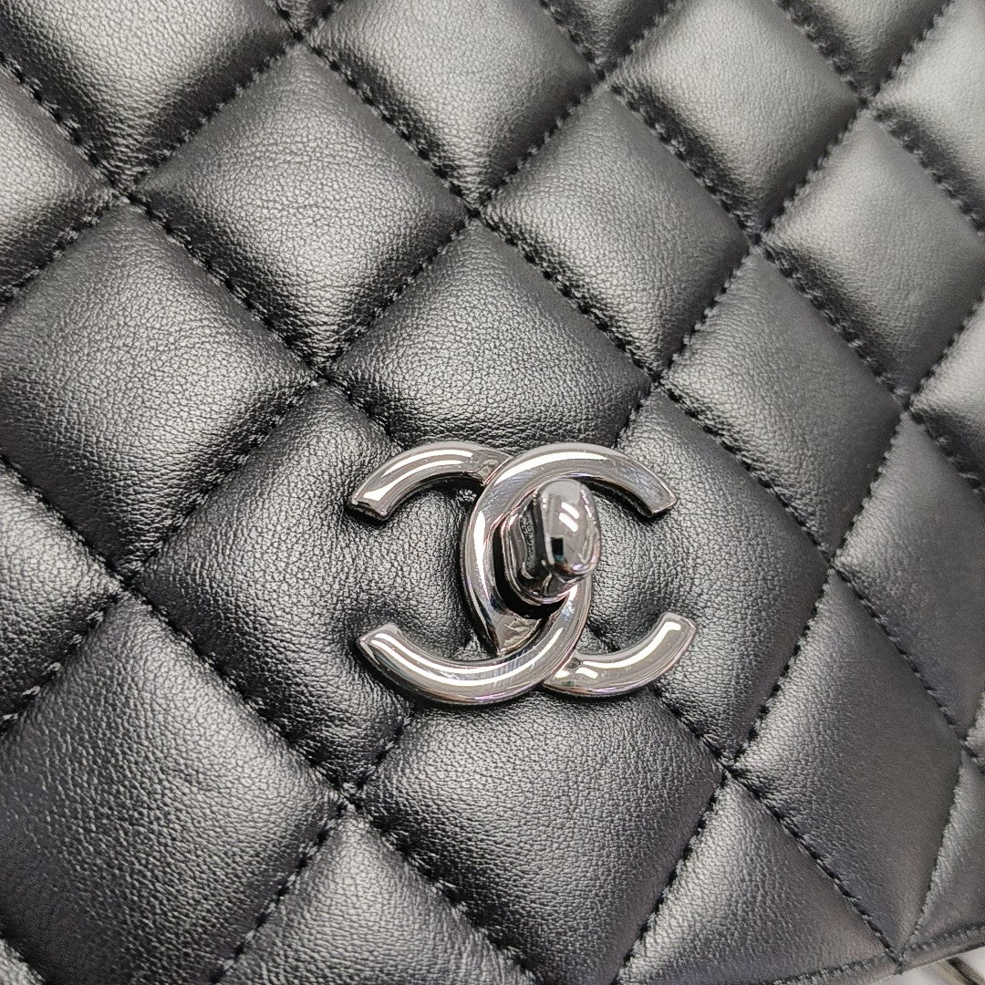 Quilted Calfskin Tote Bag Large Black