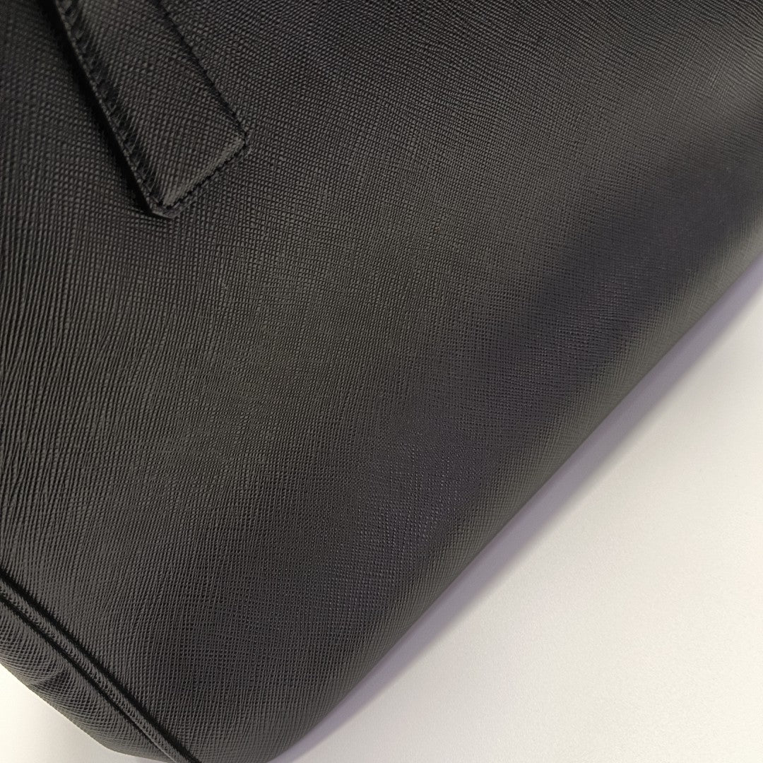 Galleria Medium Saffiano Calfskin Black
