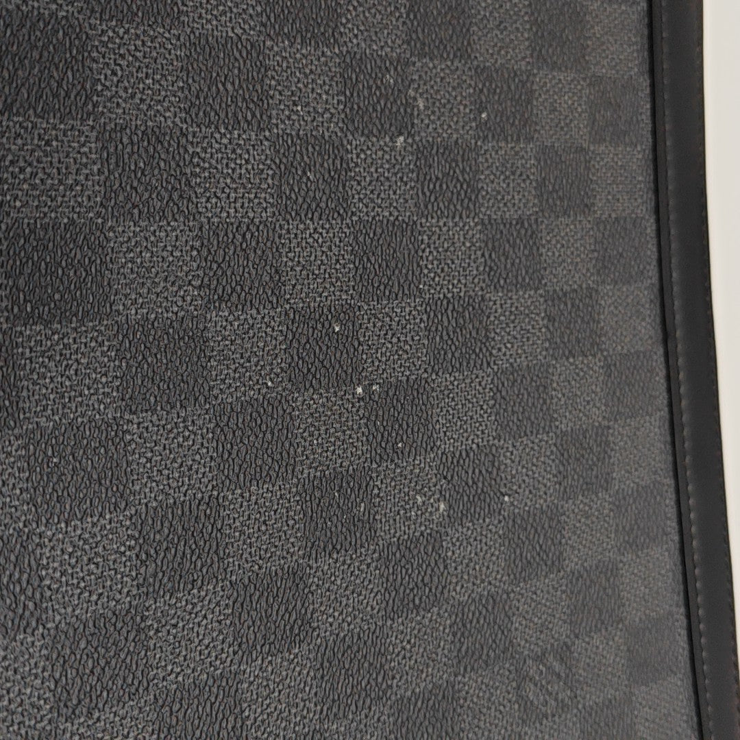 Pochette Voyag MM Damier Graphite Coated Canvas Gray