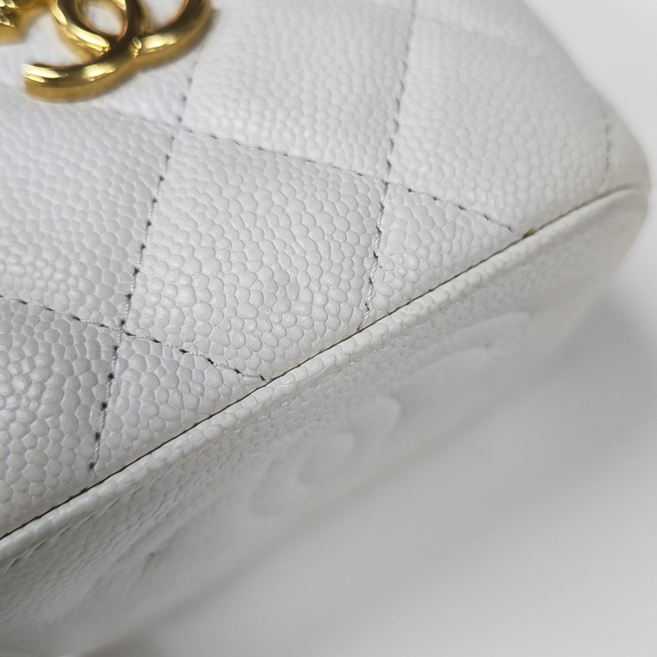 VANITY CASE Small Quilted Grained Calfskin White