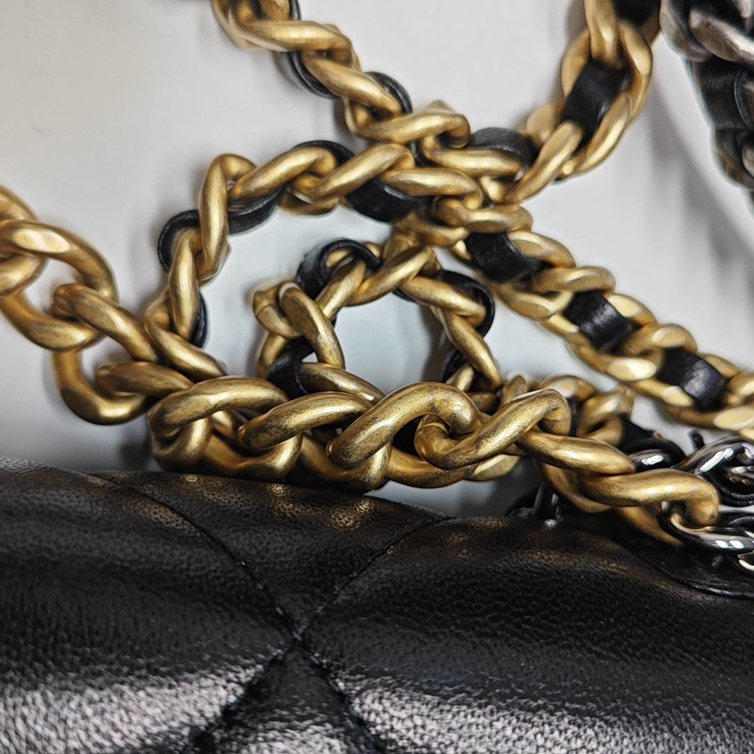 CHANEL 19 WOC Quilted Lambskin Black
