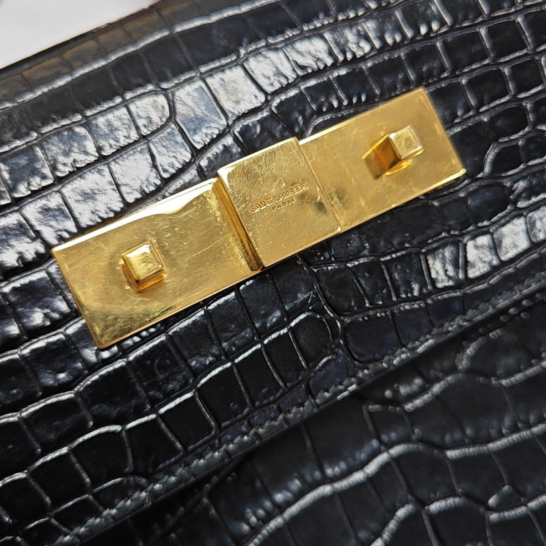 MANHATTAN Medium Calfskin Black