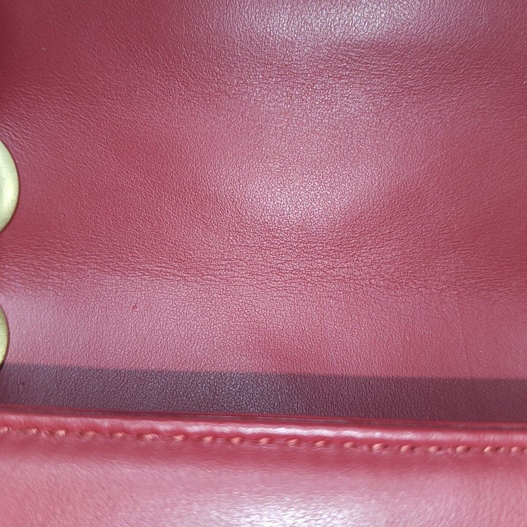 Authenticated pre-owned  GG Marmont Small Quilted Calfskin Red - Shoulder Bag at Looply