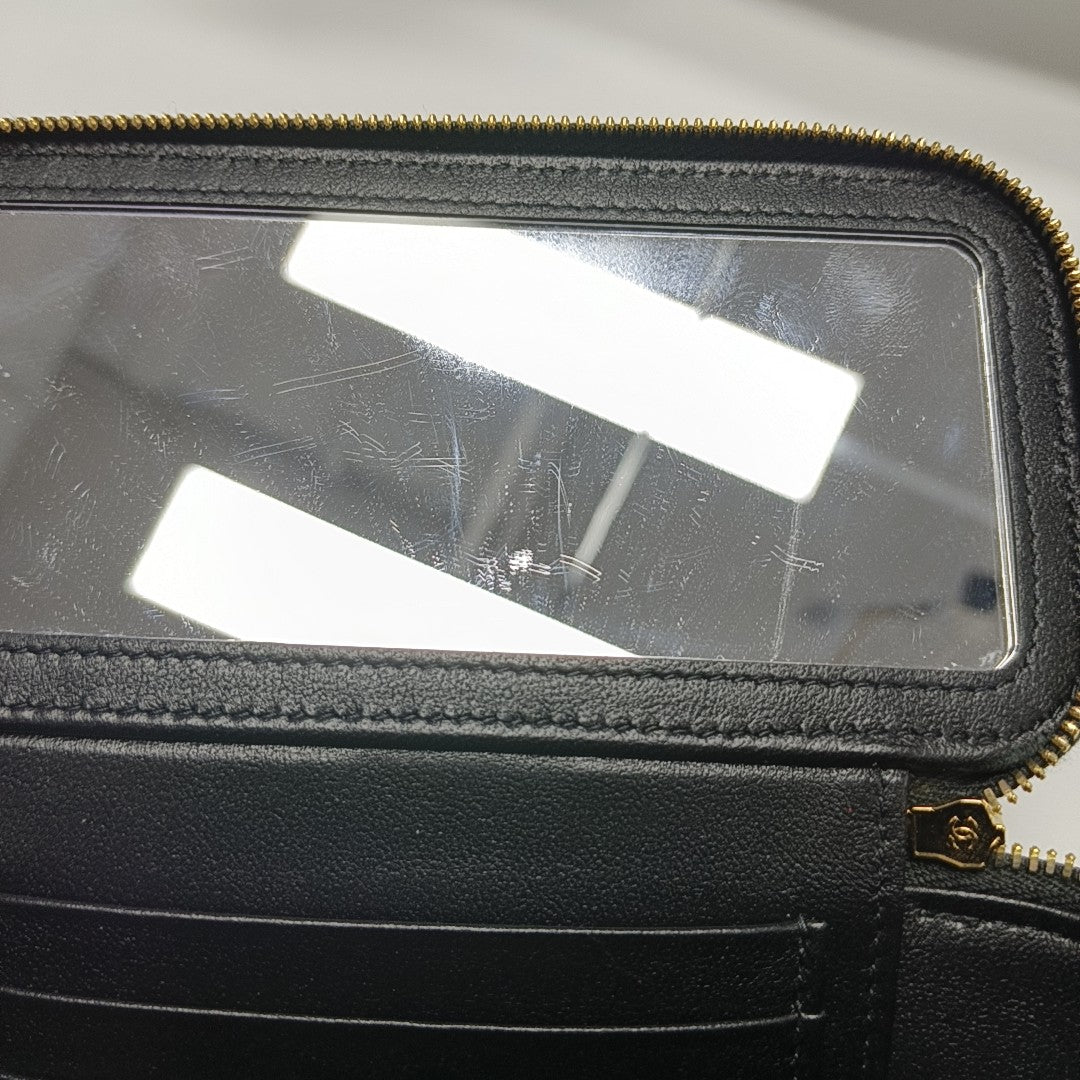 VANITY CASE Small Quilted Lambskin Black