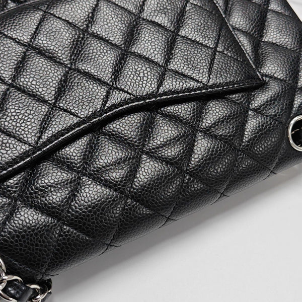 CLASSIC FLAP Medium Quilted Grained Calfskin Black