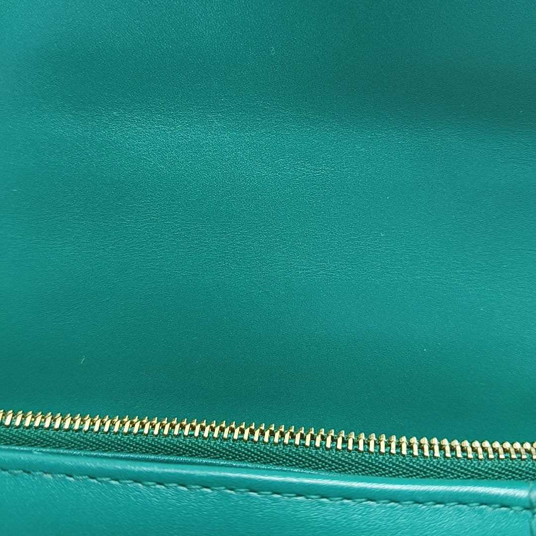 SERPENTI FOREVER Medium Calfskin Green
