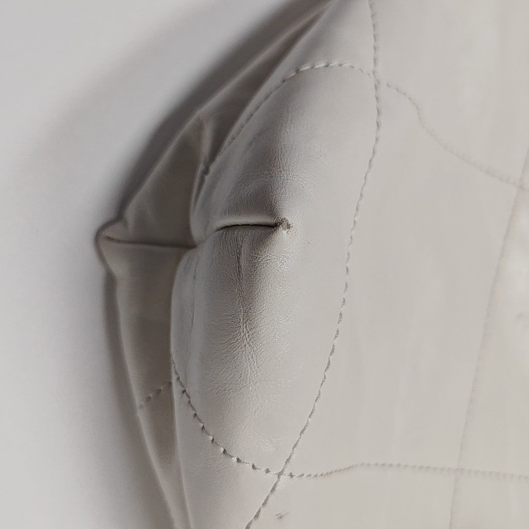 CHANEL 22 Small Quilted Calfskin White
