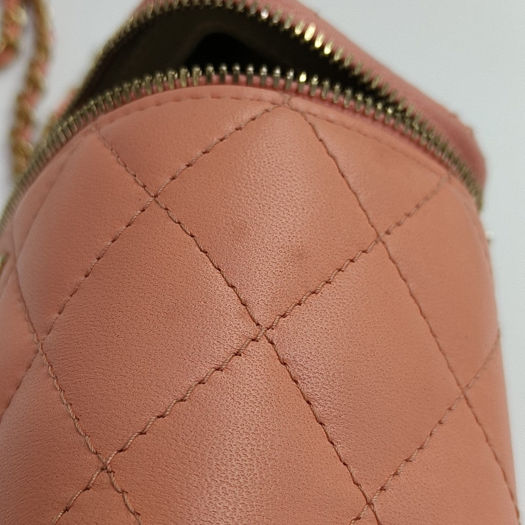 VANITY CASE Small Quilted Lambskin Pink