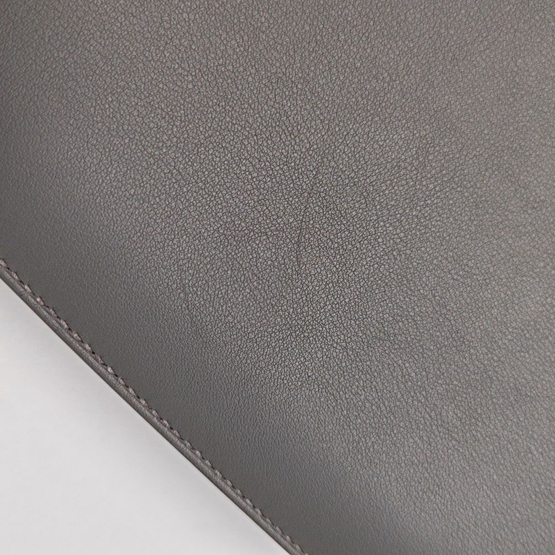 Constance 18 Swift Gray