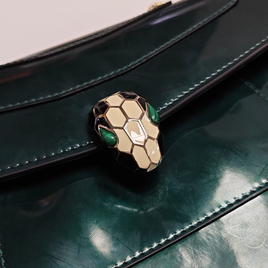 SERPENTI FOREVER Quilted Patent Leather Green