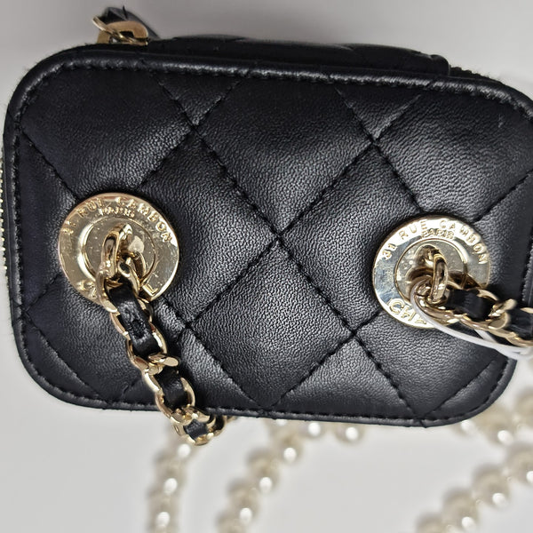 VANITY CASE Small Quilted Lambskin Black