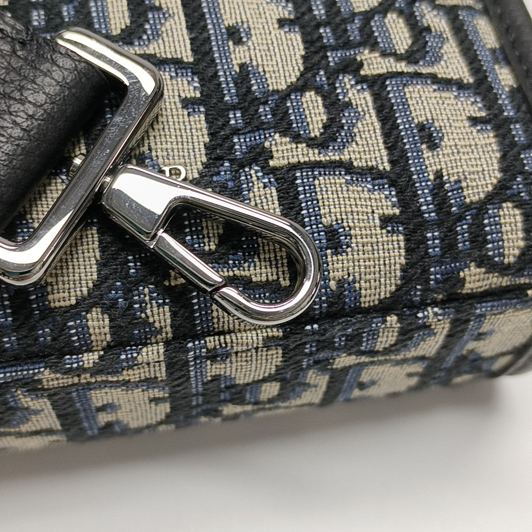 Authenticated pre-owned  Book Tote Mini Monogram Canvas Grey - Shoulder Bag at Looply