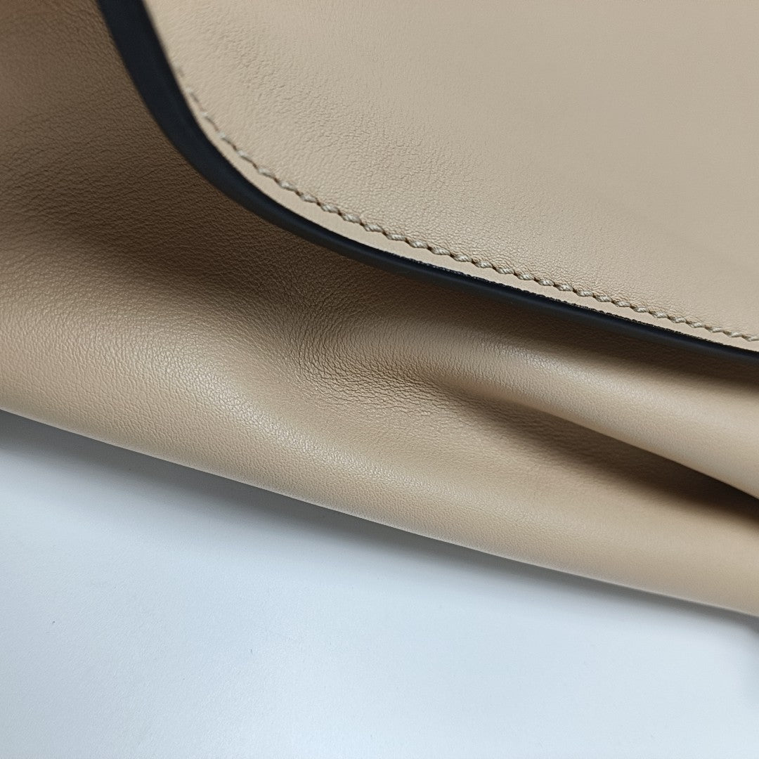 Peekaboo Medium Calfskin Beige
