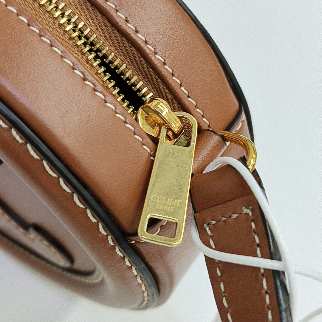 TRIOMPHE Small Calfskin Brown