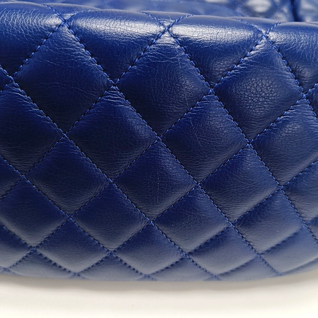 URBAN SPIRIT Large Quilted Lambskin Blue
