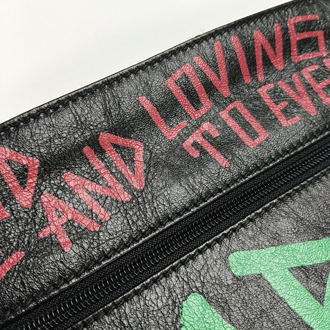 Authenticated pre-owned  Ville Calfskin Black - Clutch at Looply