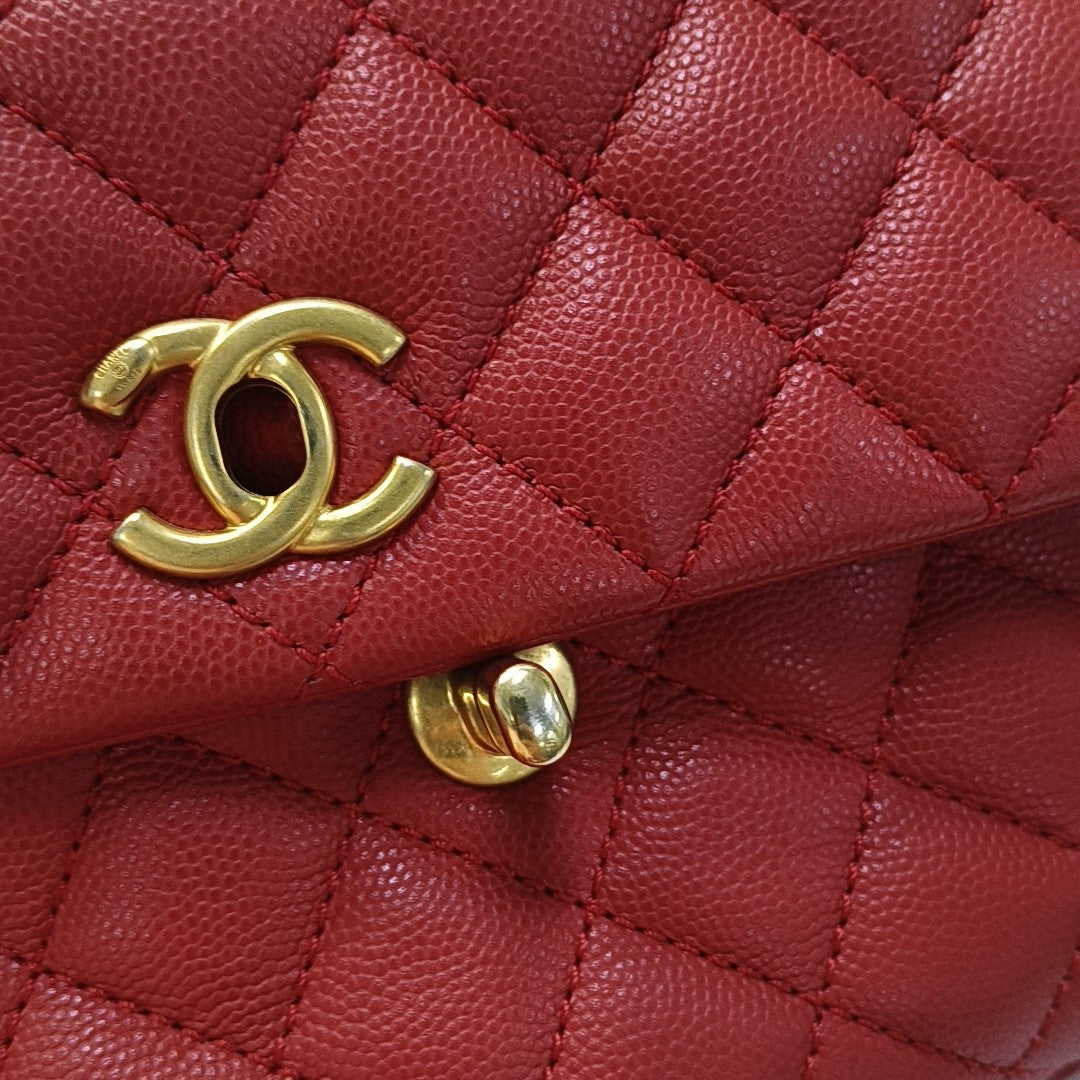 Authenticated pre-owned  COCO HANDLE Small Quilted Grained Calfskin Red - Shoulder Bag at Looply