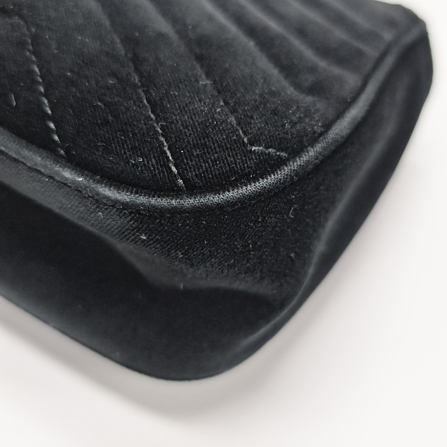 GG Marmont Medium Quilted Velvet Black
