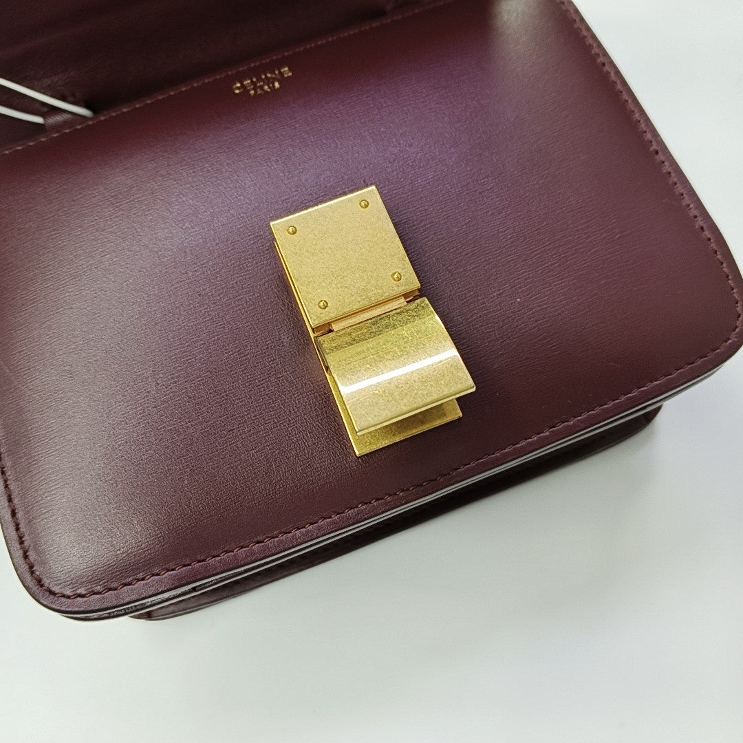 CLASSIC BOX Mini Calfskin Red