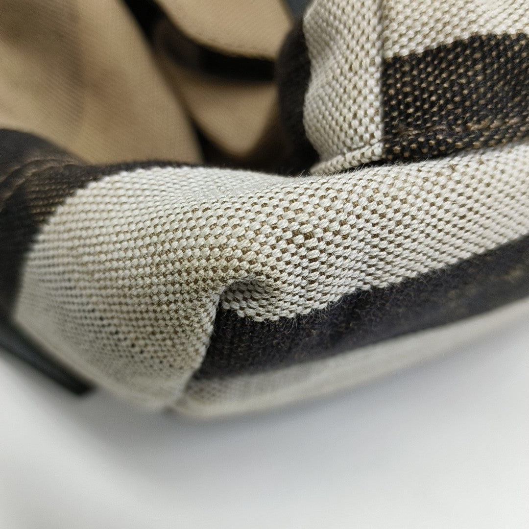 Canvas Brown