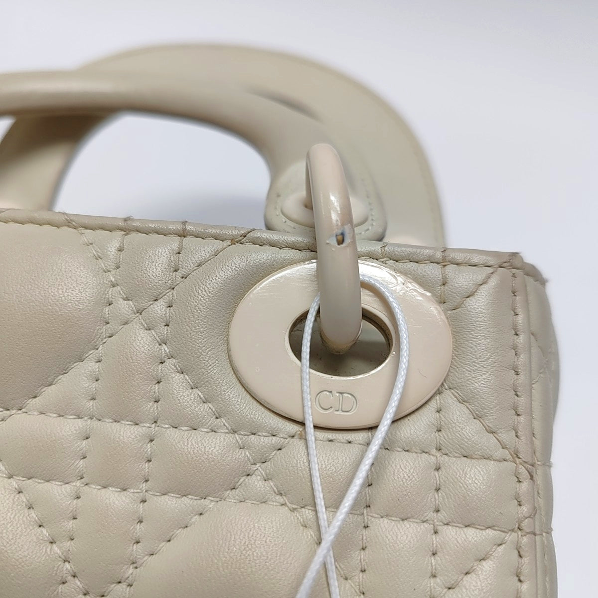 Authenticated pre-owned  Lady Dior Mini Cannage Calfskin White - Tote Bag at Looply