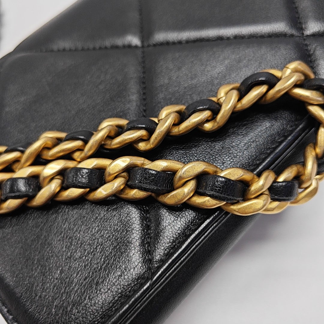CHANEL 19 WOC Quilted Lambskin Black