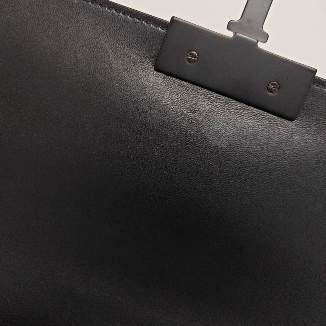 30 Montaigne Medium Calfskin Black