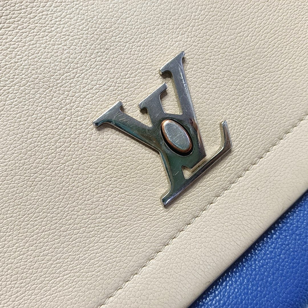 Authenticated pre-owned  LOCKME Calfskin Blue - Shoulder Bag at Looply