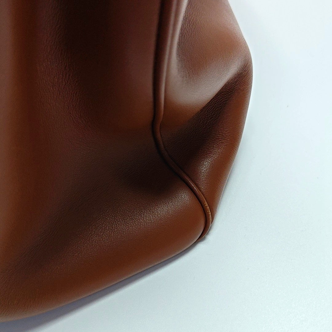 16 Medium Calfskin Brown