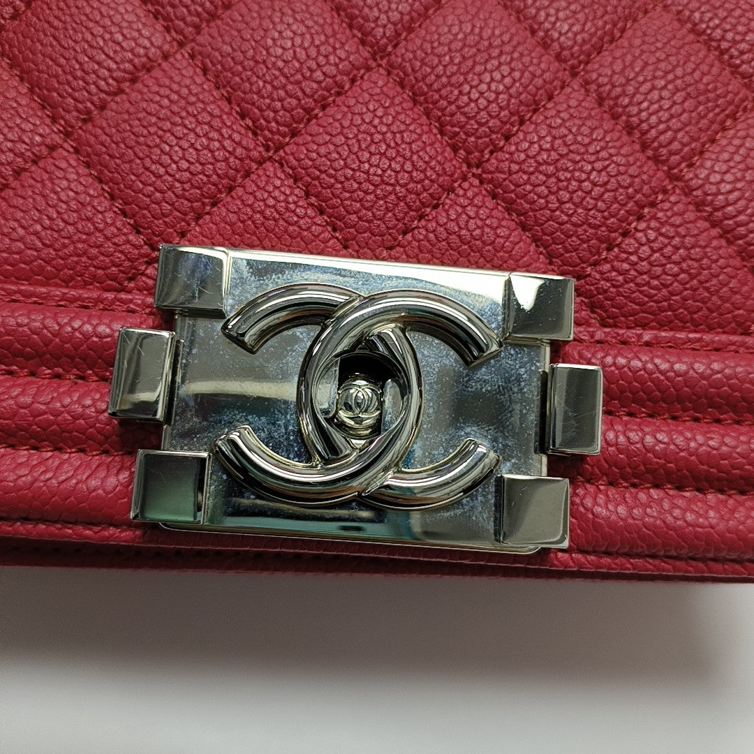 Authenticated pre-owned  BOY CHANEL Small Quilted Grained Calfskin Red - Shoulder Bag at Looply