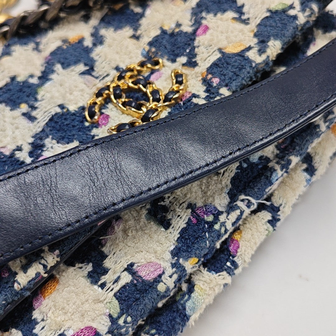 CHANEL 19 WOC Wool Beige