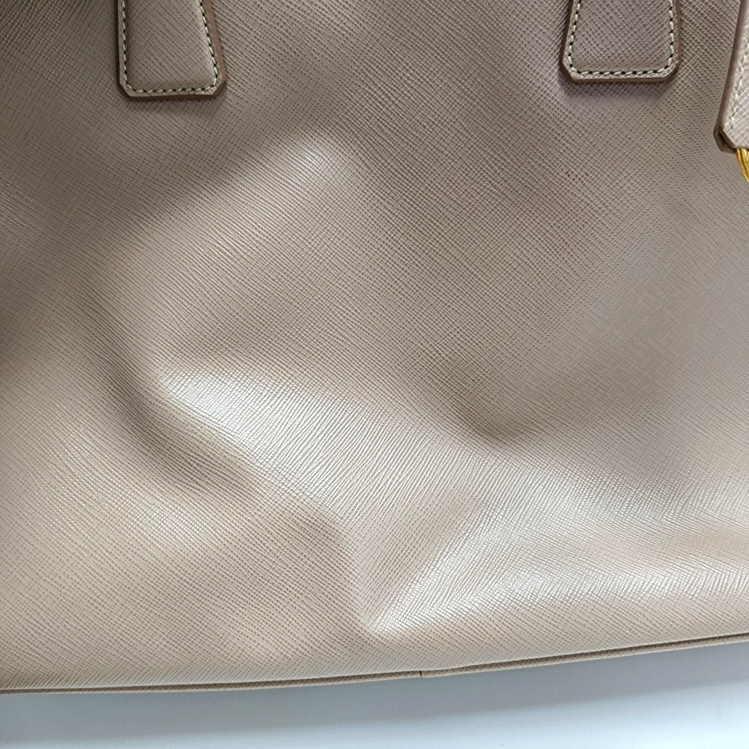 Authenticated pre-owned  Galleria Extra Large Saffiano Calfskin Pink - Top Handle Bag at Looply