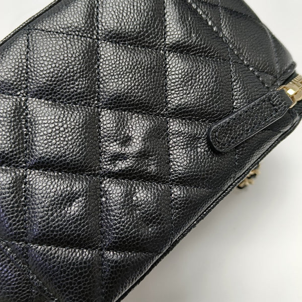 VANITY CASE Medium Quilted Grained Calfskin Black