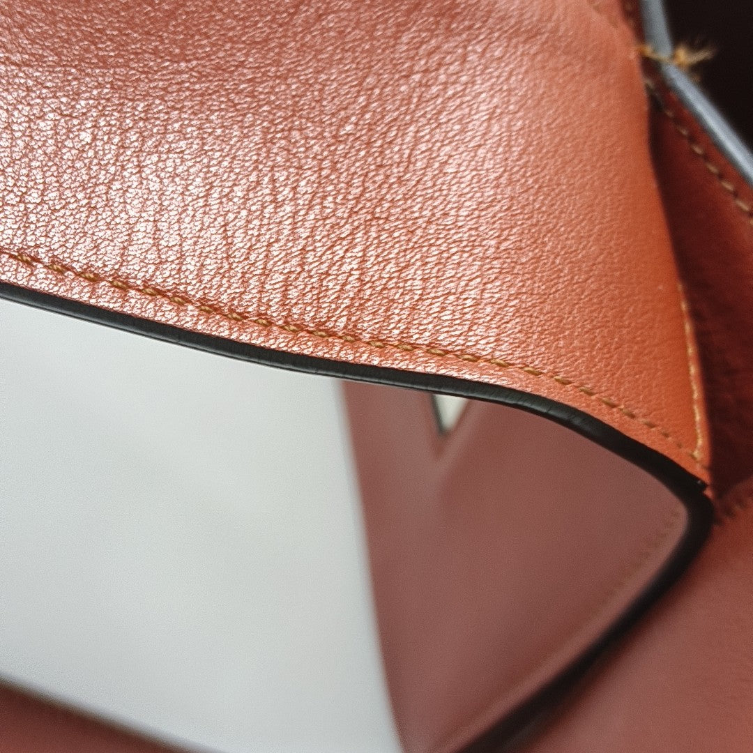 FRAME Medium Calfskin Red