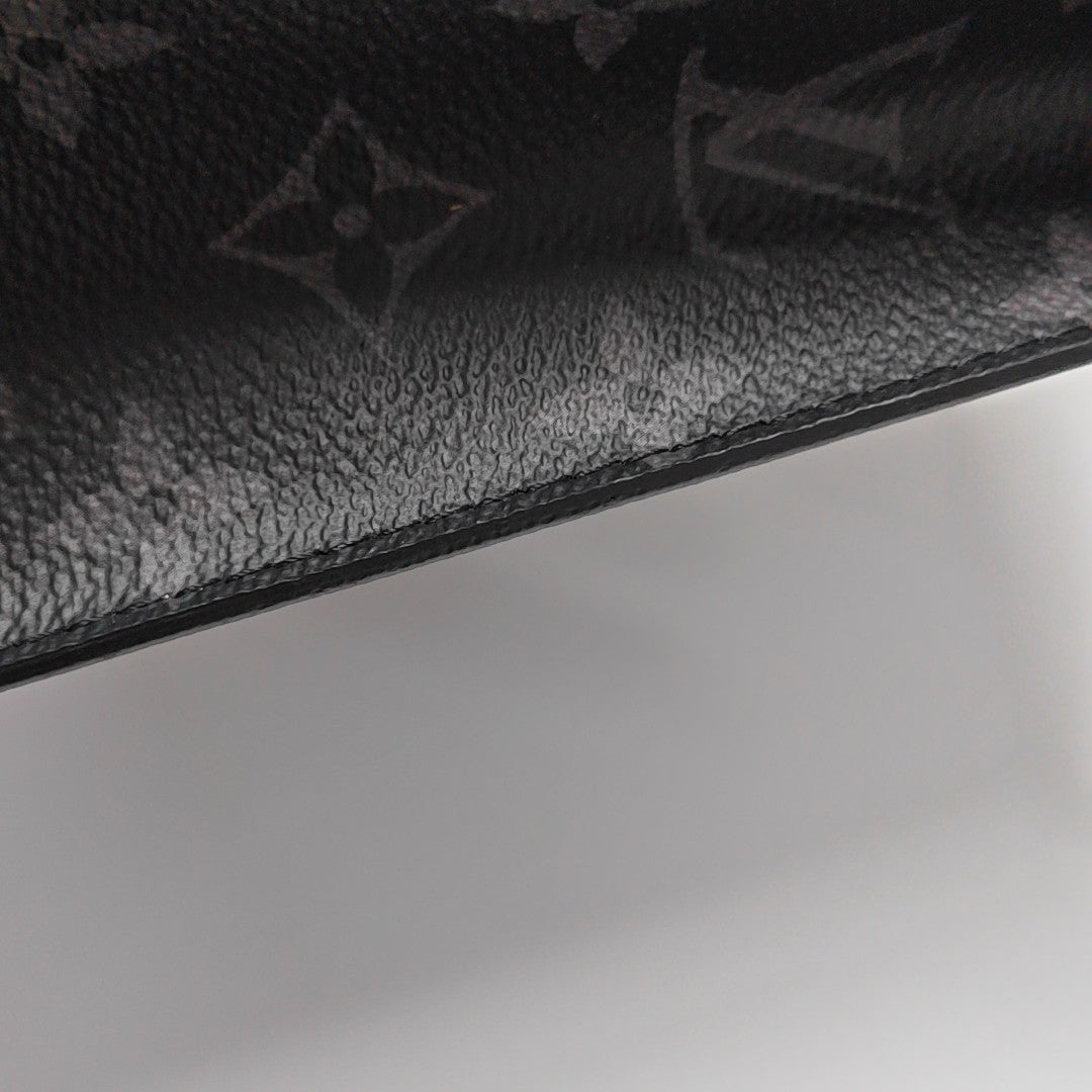 Pochette Voyag MM Monogram Coated Canvas Gray