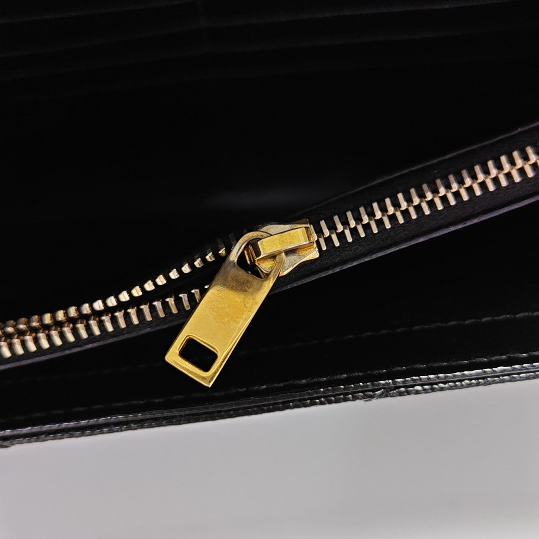 MONOGRAM Medium Chevron Calfskin Black