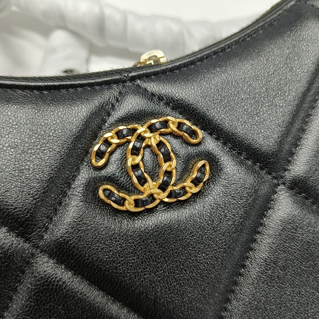CHANEL 19 Mini Quilted Lambskin Black