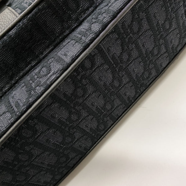Saddle Medium Oblique Canvas Black