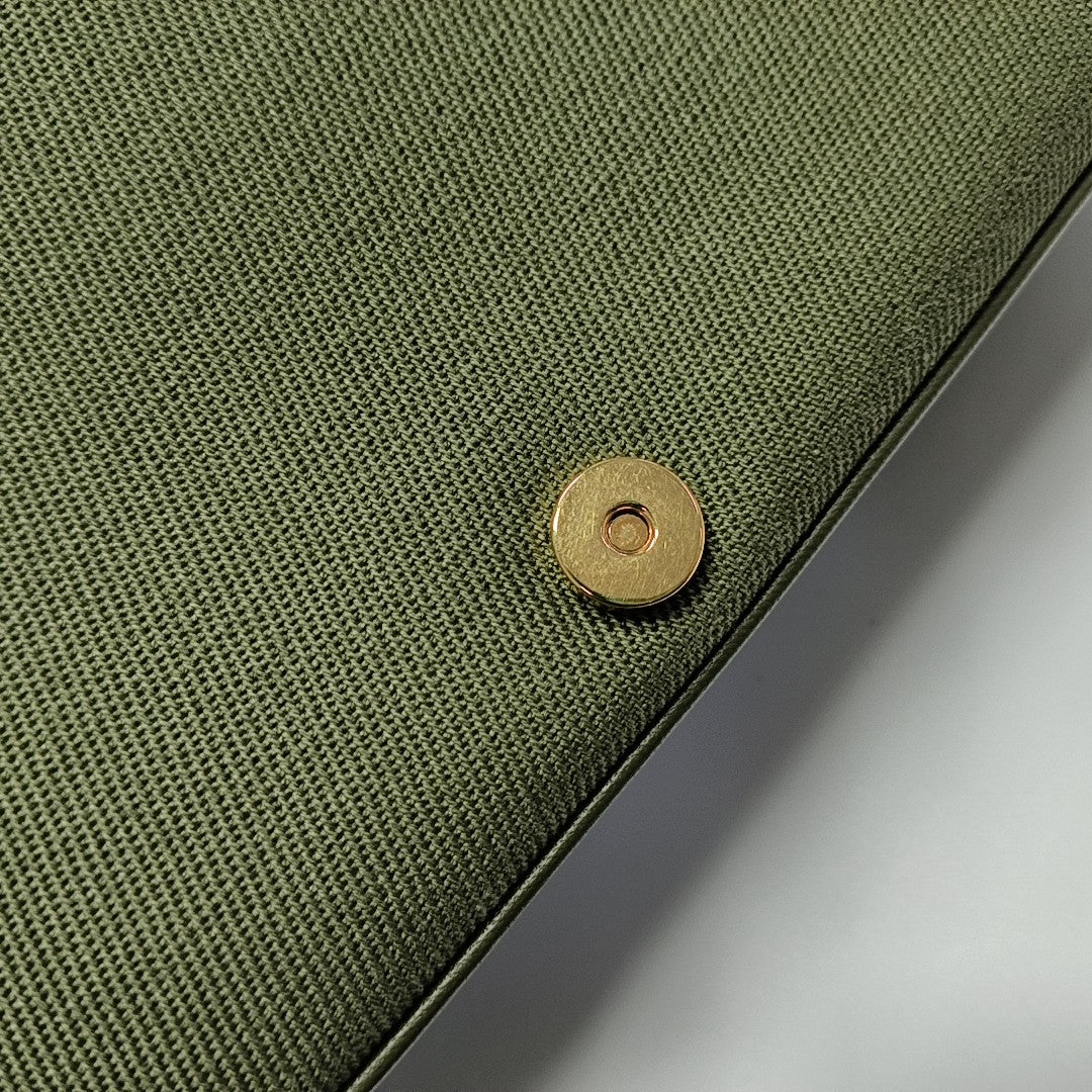 Lola Small Linen Green
