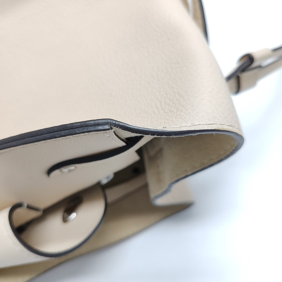 LOCKME Calfskin Beige