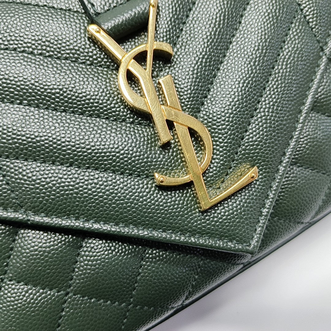 Authenticated pre-owned  ENVELOPE Small Chevron, Quilted Calfskin Green - Shoulder Bag at Looply