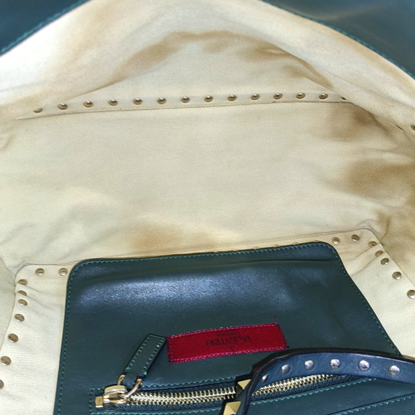 Authenticated pre-owned  Rockstud Small Calfskin Green - Tote Bag at Looply
