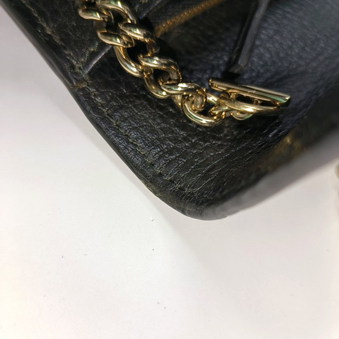 Authenticated pre-owned  Interlocking G Calfskin Black - Shoulder Bag at Looply