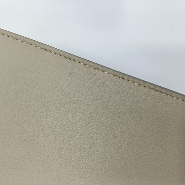 30 Montaigne Small Calfskin Beige